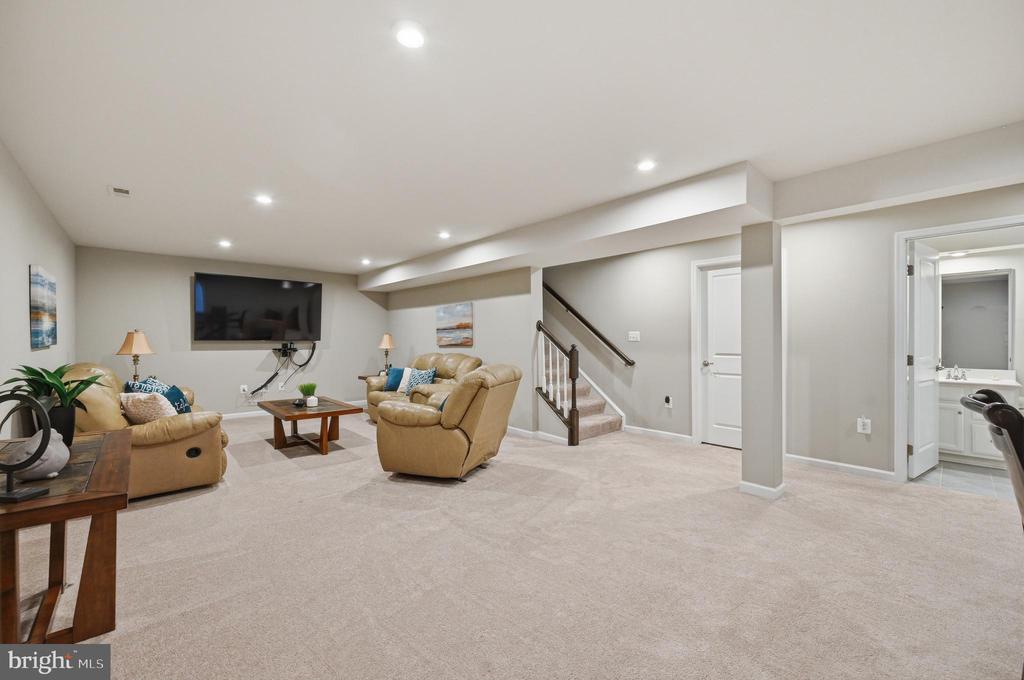 5316 HOLLEY OAK LN, FREDERICKSBURG, Virginia 22407, 4 Bedrooms Bedrooms, ,3 BathroomsBathrooms,Residential,5316 HOLLEY OAK LN,VASP2041610 MLS # VASP2041610