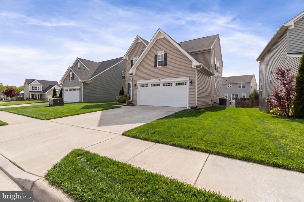 5316 HOLLEY OAK LN, FREDERICKSBURG, Virginia 22407, 4 Bedrooms Bedrooms, ,3 BathroomsBathrooms,Residential,5316 HOLLEY OAK LN,VASP2041610 MLS # VASP2041610