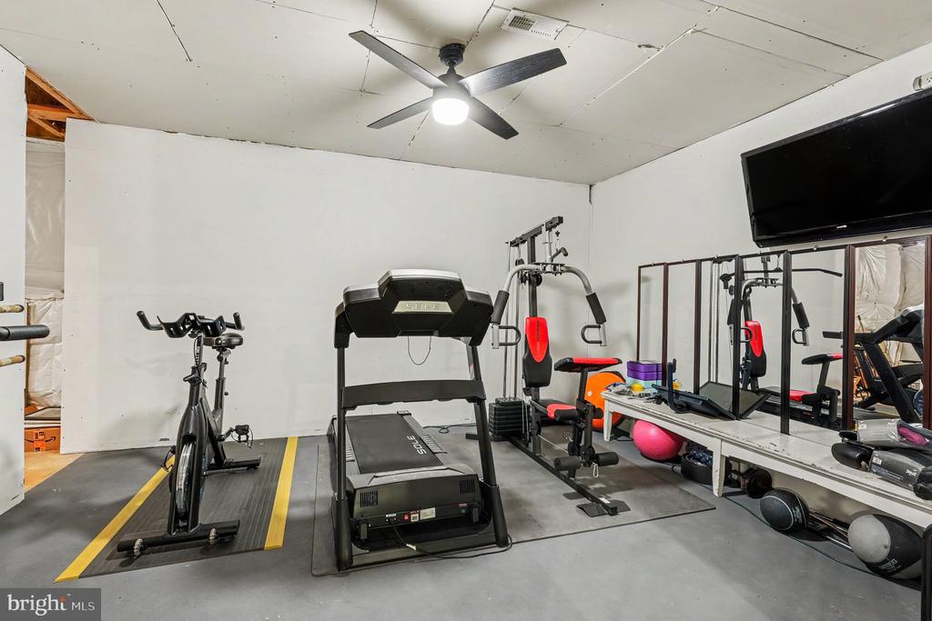 7200 TANGLEWOOD RD, SPOTSYLVANIA, Virginia 22551, 4 Bedrooms Bedrooms, ,2 BathroomsBathrooms,Residential,7200 TANGLEWOOD RD,VASP2041262 MLS # VASP2041262