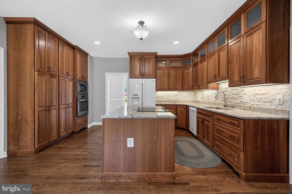 7001 WAYLAND DR, WARRENTON, Virginia 20187, 4 Bedrooms Bedrooms, ,2 BathroomsBathrooms,Residential,7001 WAYLAND DR,VAFQ2021842 MLS # VAFQ2021842