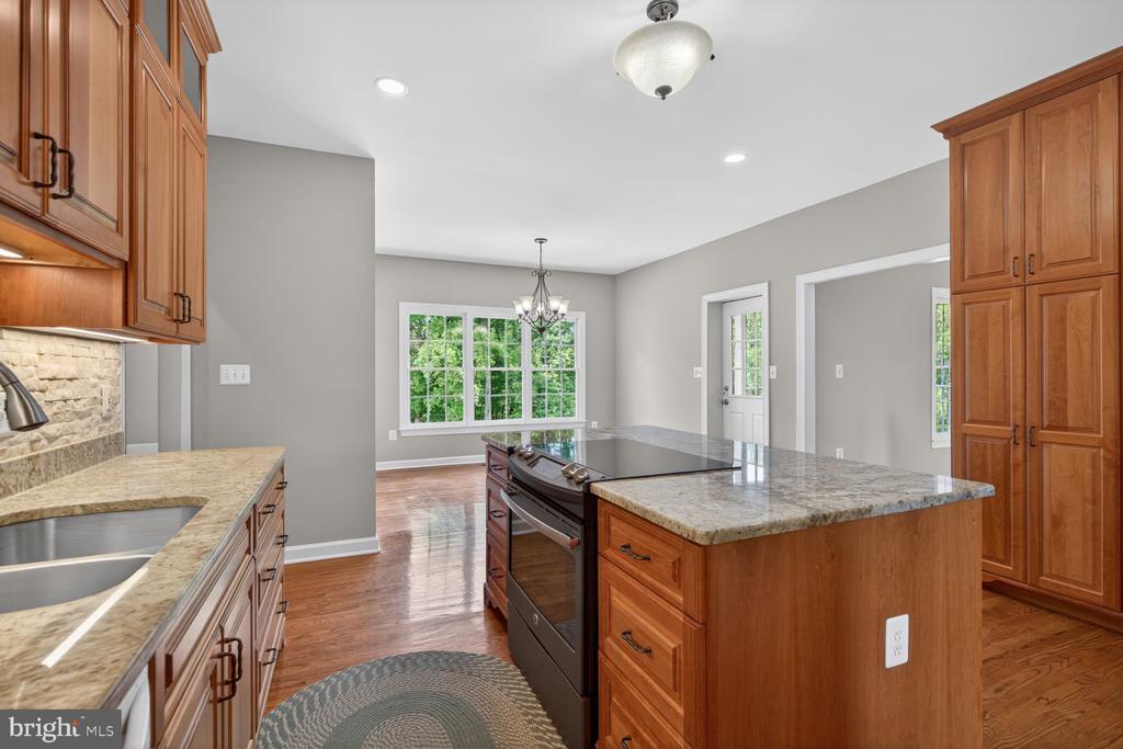 7001 WAYLAND DR, WARRENTON, Virginia 20187, 4 Bedrooms Bedrooms, ,2 BathroomsBathrooms,Residential,7001 WAYLAND DR,VAFQ2021842 MLS # VAFQ2021842