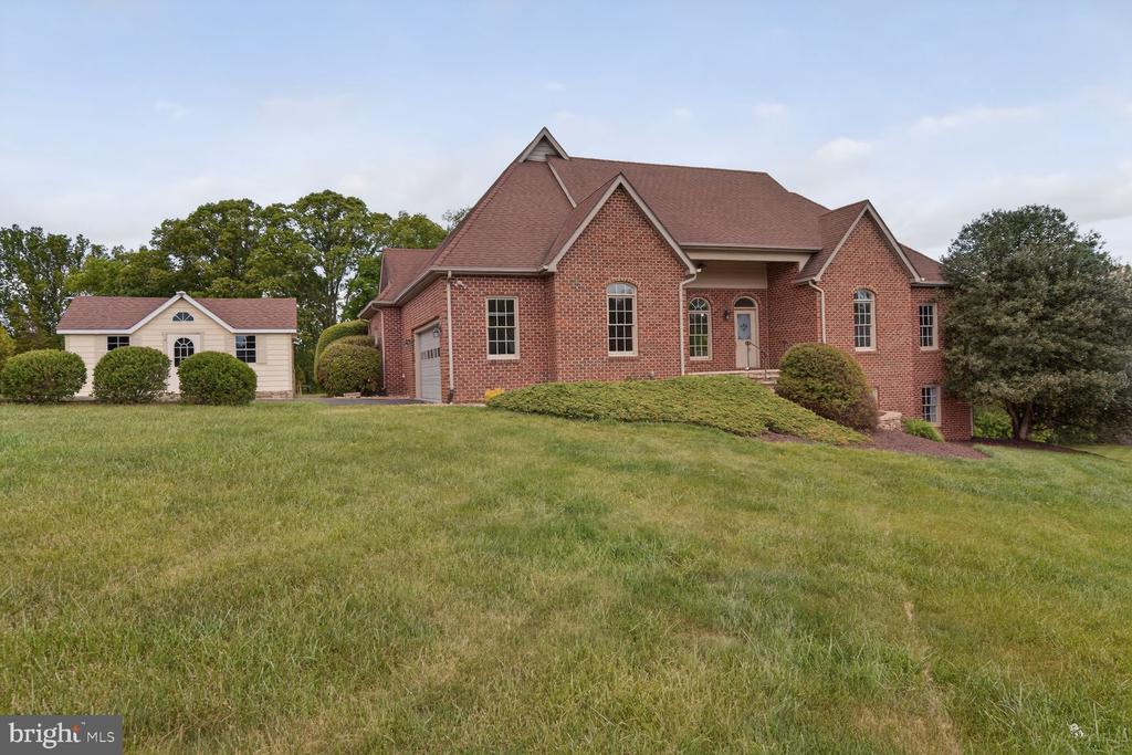 7001 WAYLAND DR, WARRENTON, Virginia 20187, 4 Bedrooms Bedrooms, ,2 BathroomsBathrooms,Residential,7001 WAYLAND DR,VAFQ2021842 MLS # VAFQ2021842