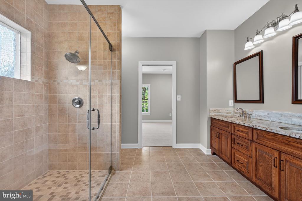 7001 WAYLAND DR, WARRENTON, Virginia 20187, 4 Bedrooms Bedrooms, ,2 BathroomsBathrooms,Residential,7001 WAYLAND DR,VAFQ2021842 MLS # VAFQ2021842