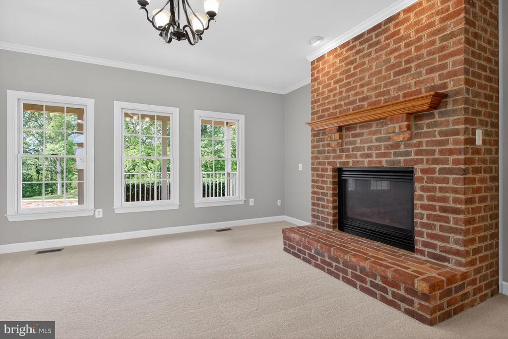 7001 WAYLAND DR, WARRENTON, Virginia 20187, 4 Bedrooms Bedrooms, ,2 BathroomsBathrooms,Residential,7001 WAYLAND DR,VAFQ2021842 MLS # VAFQ2021842