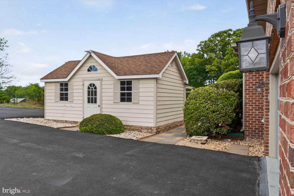 7001 WAYLAND DR, WARRENTON, Virginia 20187, 4 Bedrooms Bedrooms, ,2 BathroomsBathrooms,Residential,7001 WAYLAND DR,VAFQ2021842 MLS # VAFQ2021842