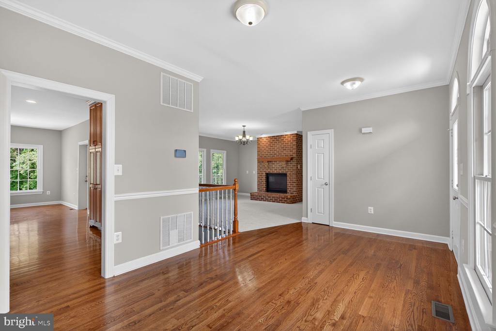 7001 WAYLAND DR, WARRENTON, Virginia 20187, 4 Bedrooms Bedrooms, ,2 BathroomsBathrooms,Residential,7001 WAYLAND DR,VAFQ2021842 MLS # VAFQ2021842