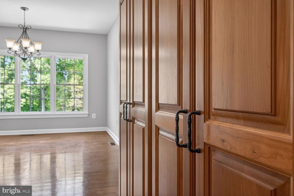7001 WAYLAND DR, WARRENTON, Virginia 20187, 4 Bedrooms Bedrooms, ,2 BathroomsBathrooms,Residential,7001 WAYLAND DR,VAFQ2021842 MLS # VAFQ2021842