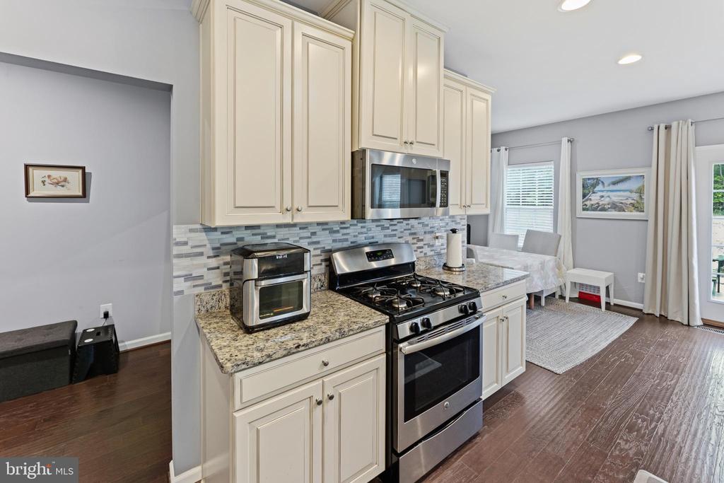 5818 PINEY GLADE RD, FREDERICKSBURG, Virginia 22407, 4 Bedrooms Bedrooms, ,4 BathroomsBathrooms,Residential,5818 PINEY GLADE RD,VASP2041790 MLS # VASP2041790