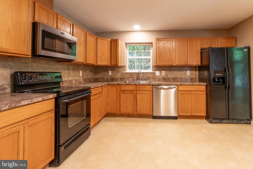 216 SPOTSWOOD RD, LOCUST GROVE, Virginia 22508, 3 Bedrooms Bedrooms, ,2 BathroomsBathrooms,Residential,216 SPOTSWOOD RD,VAOR2014146 MLS # VAOR2014146