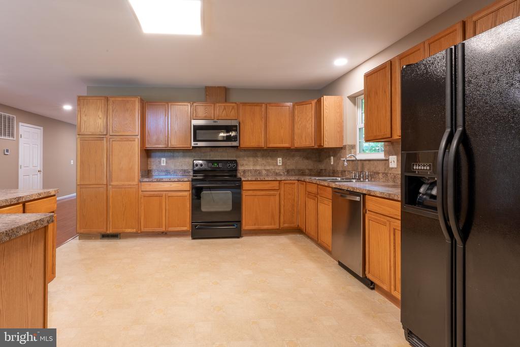 216 SPOTSWOOD RD, LOCUST GROVE, Virginia 22508, 3 Bedrooms Bedrooms, ,2 BathroomsBathrooms,Residential,216 SPOTSWOOD RD,VAOR2014146 MLS # VAOR2014146