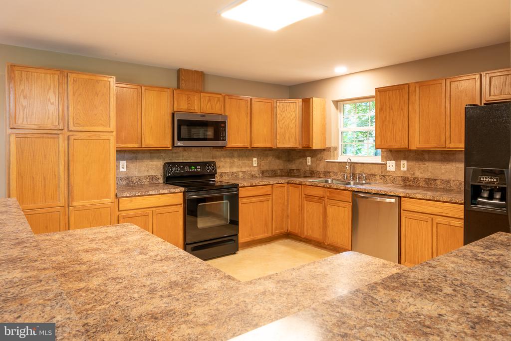 216 SPOTSWOOD RD, LOCUST GROVE, Virginia 22508, 3 Bedrooms Bedrooms, ,2 BathroomsBathrooms,Residential,216 SPOTSWOOD RD,VAOR2014146 MLS # VAOR2014146