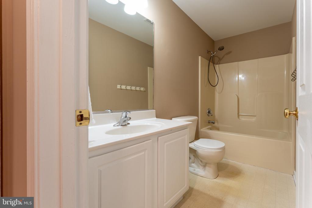 216 SPOTSWOOD RD, LOCUST GROVE, Virginia 22508, 3 Bedrooms Bedrooms, ,2 BathroomsBathrooms,Residential,216 SPOTSWOOD RD,VAOR2014146 MLS # VAOR2014146