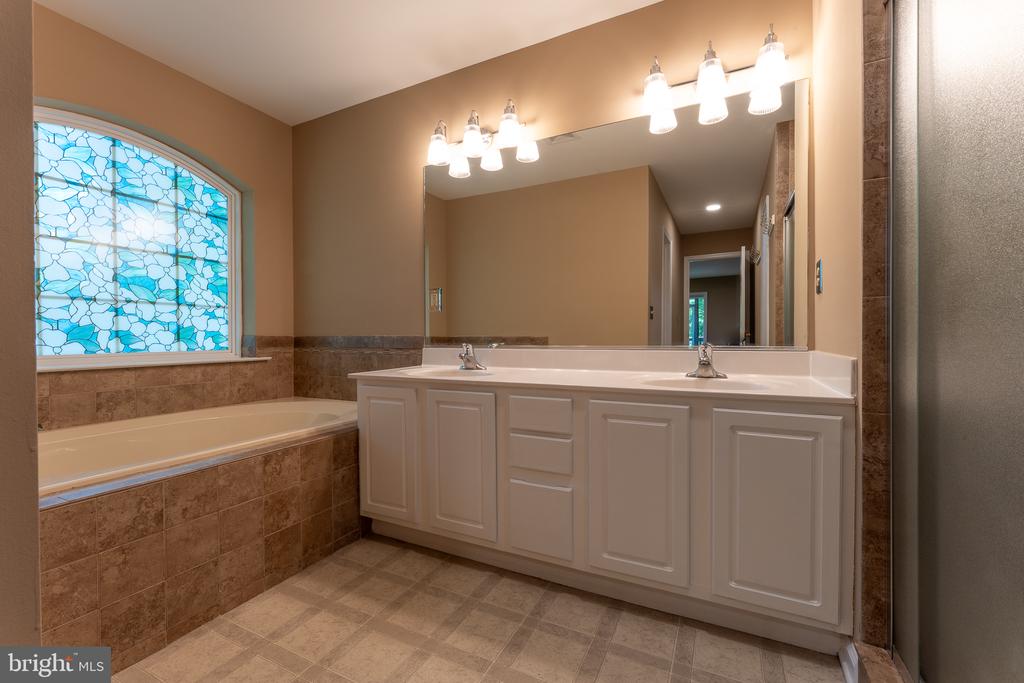 216 SPOTSWOOD RD, LOCUST GROVE, Virginia 22508, 3 Bedrooms Bedrooms, ,2 BathroomsBathrooms,Residential,216 SPOTSWOOD RD,VAOR2014146 MLS # VAOR2014146