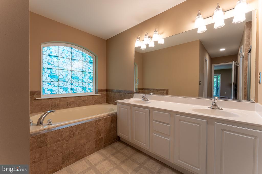 216 SPOTSWOOD RD, LOCUST GROVE, Virginia 22508, 3 Bedrooms Bedrooms, ,2 BathroomsBathrooms,Residential,216 SPOTSWOOD RD,VAOR2014146 MLS # VAOR2014146