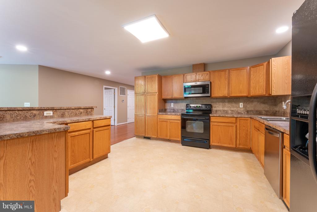 216 SPOTSWOOD RD, LOCUST GROVE, Virginia 22508, 3 Bedrooms Bedrooms, ,2 BathroomsBathrooms,Residential,216 SPOTSWOOD RD,VAOR2014146 MLS # VAOR2014146