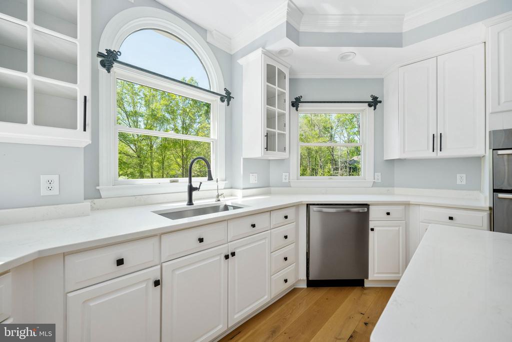 11204 FAWN LAKE PKWY, SPOTSYLVANIA, Virginia 22551, 5 Bedrooms Bedrooms, ,4 BathroomsBathrooms,Residential,11204 FAWN LAKE PKWY,VASP2041950 MLS # VASP2041950