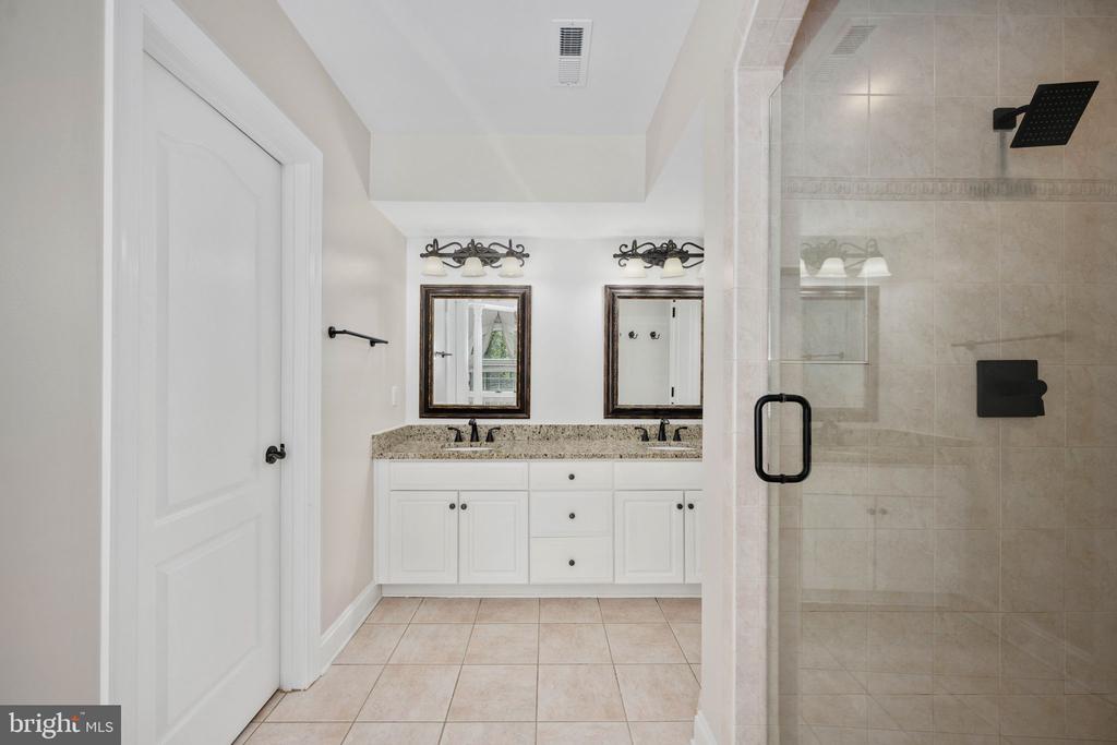 11204 FAWN LAKE PKWY, SPOTSYLVANIA, Virginia 22551, 5 Bedrooms Bedrooms, ,4 BathroomsBathrooms,Residential,11204 FAWN LAKE PKWY,VASP2041950 MLS # VASP2041950