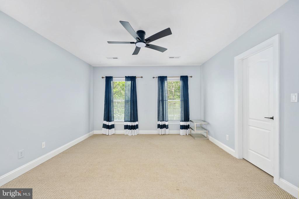 11204 FAWN LAKE PKWY, SPOTSYLVANIA, Virginia 22551, 5 Bedrooms Bedrooms, ,4 BathroomsBathrooms,Residential,11204 FAWN LAKE PKWY,VASP2041950 MLS # VASP2041950