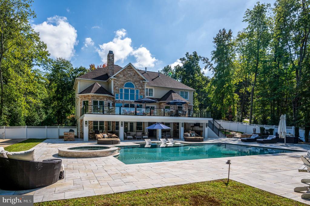 11204 FAWN LAKE PKWY, SPOTSYLVANIA, Virginia 22551, 5 Bedrooms Bedrooms, ,4 BathroomsBathrooms,Residential,11204 FAWN LAKE PKWY,VASP2041950 MLS # VASP2041950