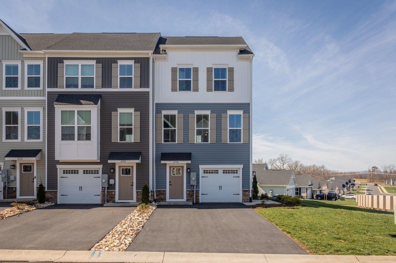 4504 FOUNTAINBRIDGE CT, ROCKINGHAM, Virginia 22801, 3 Bedrooms Bedrooms, ,2 BathroomsBathrooms,Residential,4504 FOUNTAINBRIDGE CT,674657 MLS # 674657