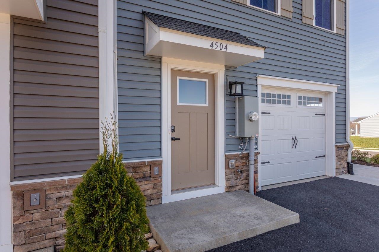 4504 FOUNTAINBRIDGE CT, ROCKINGHAM, Virginia 22801, 3 Bedrooms Bedrooms, ,2 BathroomsBathrooms,Residential,4504 FOUNTAINBRIDGE CT,674657 MLS # 674657 4504 FOUNTAINBRIDGE CT, ROCKINGHAM, Virginia 22801, 3 Bedrooms Bedrooms, ,2 BathroomsBathrooms,Residential,4504 FOUNTAINBRIDGE CT,674657 MLS # 674657