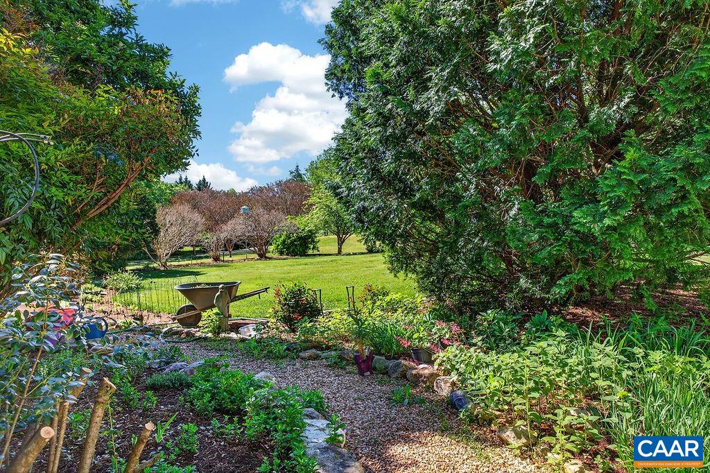 946 STONEY CREEK EAST, NELLYSFORD, Virginia 22958, 3 Bedrooms Bedrooms, ,2 BathroomsBathrooms,Residential,946 STONEY CREEK EAST,676636 MLS # 676636