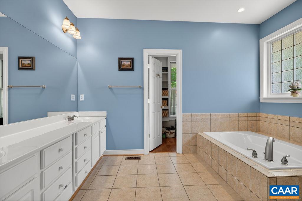 946 STONEY CREEK EAST, NELLYSFORD, Virginia 22958, 3 Bedrooms Bedrooms, ,2 BathroomsBathrooms,Residential,946 STONEY CREEK EAST,676636 MLS # 676636