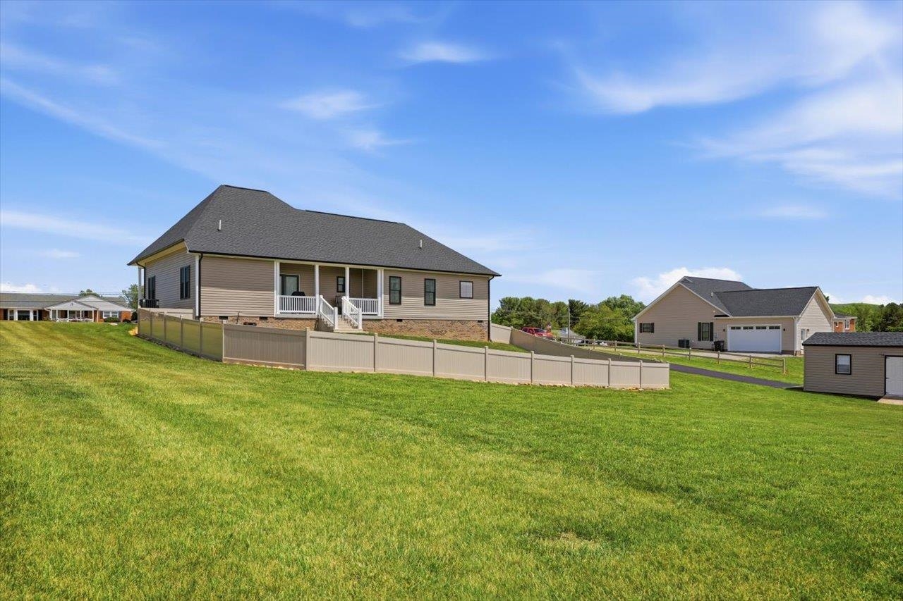 1003 LADD RD, WAYNESBORO, Virginia 22980, 3 Bedrooms Bedrooms, ,2 BathroomsBathrooms,Residential,1003 LADD RD,677239 MLS # 677239 1003 LADD RD, WAYNESBORO, Virginia 22980, 3 Bedrooms Bedrooms, ,2 BathroomsBathrooms,Residential,1003 LADD RD,677239 MLS # 677239