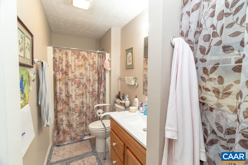 2851 MARTIN KINGS RD, SCOTTSVILLE, Virginia 24590, 5 Bedrooms Bedrooms, ,3 BathroomsBathrooms,Residential,2851 MARTIN KINGS RD,677240 MLS # 677240