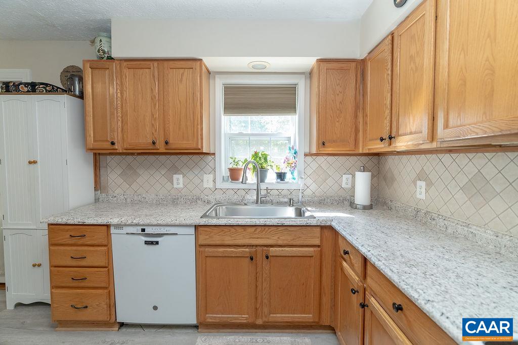 2851 MARTIN KINGS RD, SCOTTSVILLE, Virginia 24590, 5 Bedrooms Bedrooms, ,3 BathroomsBathrooms,Residential,2851 MARTIN KINGS RD,677240 MLS # 677240