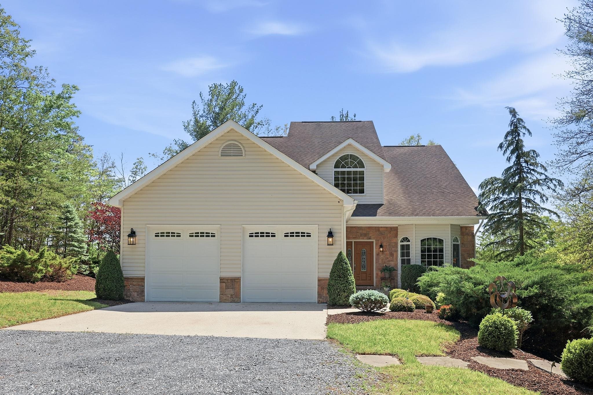 759 RIFES FORD RD, VERONA, Virginia 24482, 3 Bedrooms Bedrooms, ,2 BathroomsBathrooms,Residential,Riverside,759 RIFES FORD RD,677241 MLS # 677241 759 RIFES FORD RD, VERONA, Virginia 24482, 3 Bedrooms Bedrooms, ,2 BathroomsBathrooms,Residential,Riverside,759 RIFES FORD RD,677241 MLS # 677241