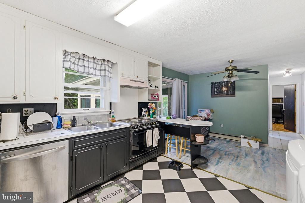 320 WILLOW ST, LURAY, Virginia 22835, 3 Bedrooms Bedrooms, ,1 BathroomBathrooms,Residential,320 WILLOW ST,VAPA2006456 MLS # VAPA2006456