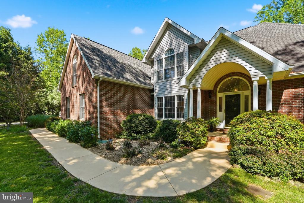 4145 RUNNING QUAIL TRL, AMISSVILLE, Virginia 20106, 3 Bedrooms Bedrooms, ,3 BathroomsBathrooms,Residential,4145 RUNNING QUAIL TRL,VACU2013650 MLS # VACU2013650
