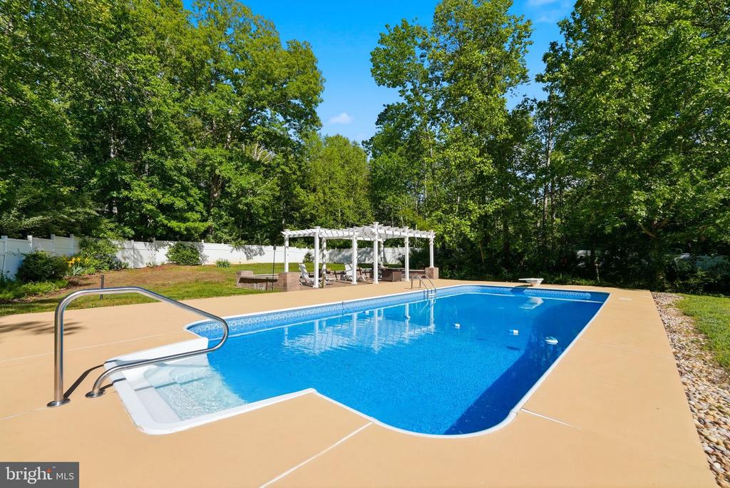 4145 RUNNING QUAIL TRL, AMISSVILLE, Virginia 20106, 3 Bedrooms Bedrooms, ,3 BathroomsBathrooms,Residential,4145 RUNNING QUAIL TRL,VACU2013650 MLS # VACU2013650
