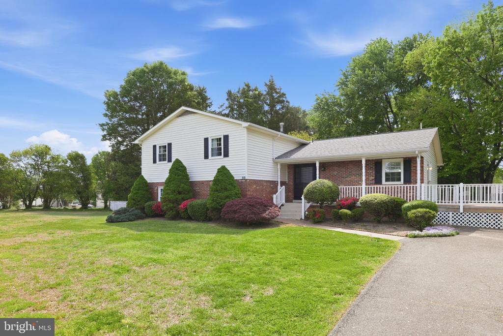 845 CHURCHILL DR, FREDERICKSBURG, Virginia 22407, 4 Bedrooms Bedrooms, ,2 BathroomsBathrooms,Residential,845 CHURCHILL DR,VASP2042046 MLS # VASP2042046