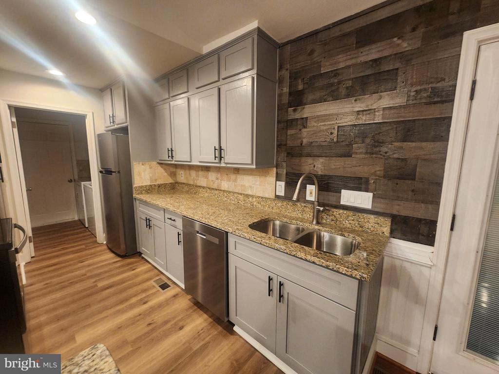 105 BEACHSIDE CV, LOCUST GROVE, Virginia 22508, 3 Bedrooms Bedrooms, ,2 BathroomsBathrooms,Residential,105 BEACHSIDE CV,VAOR2014218 MLS # VAOR2014218