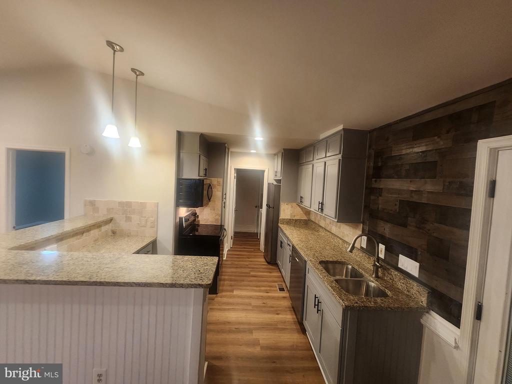 105 BEACHSIDE CV, LOCUST GROVE, Virginia 22508, 3 Bedrooms Bedrooms, ,2 BathroomsBathrooms,Residential,105 BEACHSIDE CV,VAOR2014218 MLS # VAOR2014218