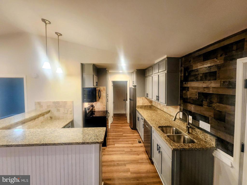 105 BEACHSIDE CV, LOCUST GROVE, Virginia 22508, 3 Bedrooms Bedrooms, ,2 BathroomsBathrooms,Residential,105 BEACHSIDE CV,VAOR2014218 MLS # VAOR2014218