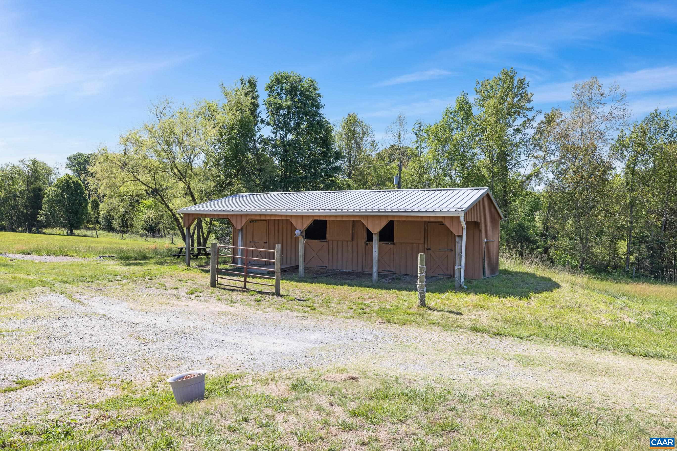 1075 SOCIAL HALL RD, NEW CANTON, Virginia 23123, 3 Bedrooms Bedrooms, ,3 BathroomsBathrooms,Residential,1075 SOCIAL HALL RD,677175 MLS # 677175
