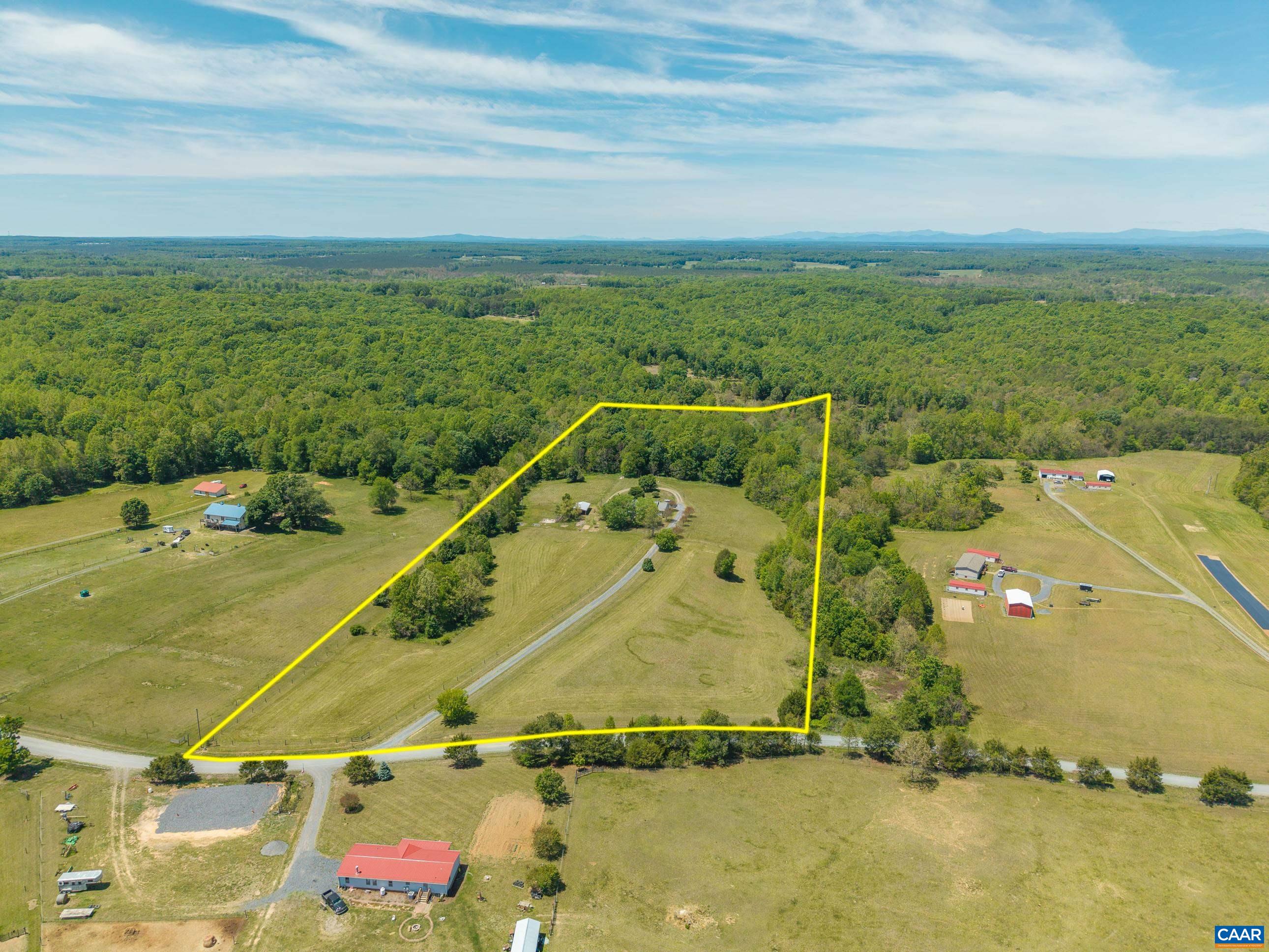 1075 SOCIAL HALL RD, NEW CANTON, Virginia 23123, 3 Bedrooms Bedrooms, ,3 BathroomsBathrooms,Residential,1075 SOCIAL HALL RD,677175 MLS # 677175