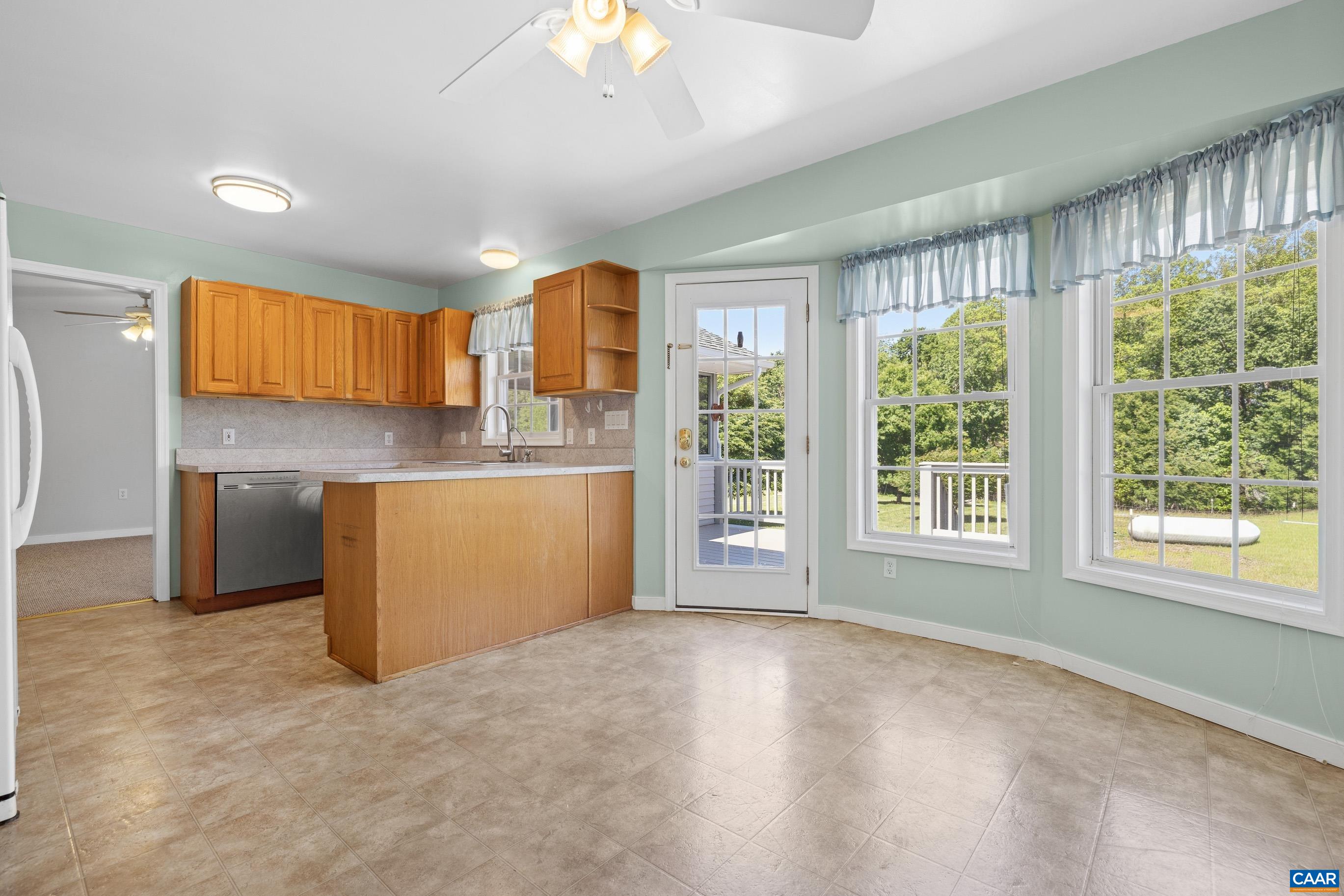 1075 SOCIAL HALL RD, NEW CANTON, Virginia 23123, 3 Bedrooms Bedrooms, ,3 BathroomsBathrooms,Residential,1075 SOCIAL HALL RD,677175 MLS # 677175
