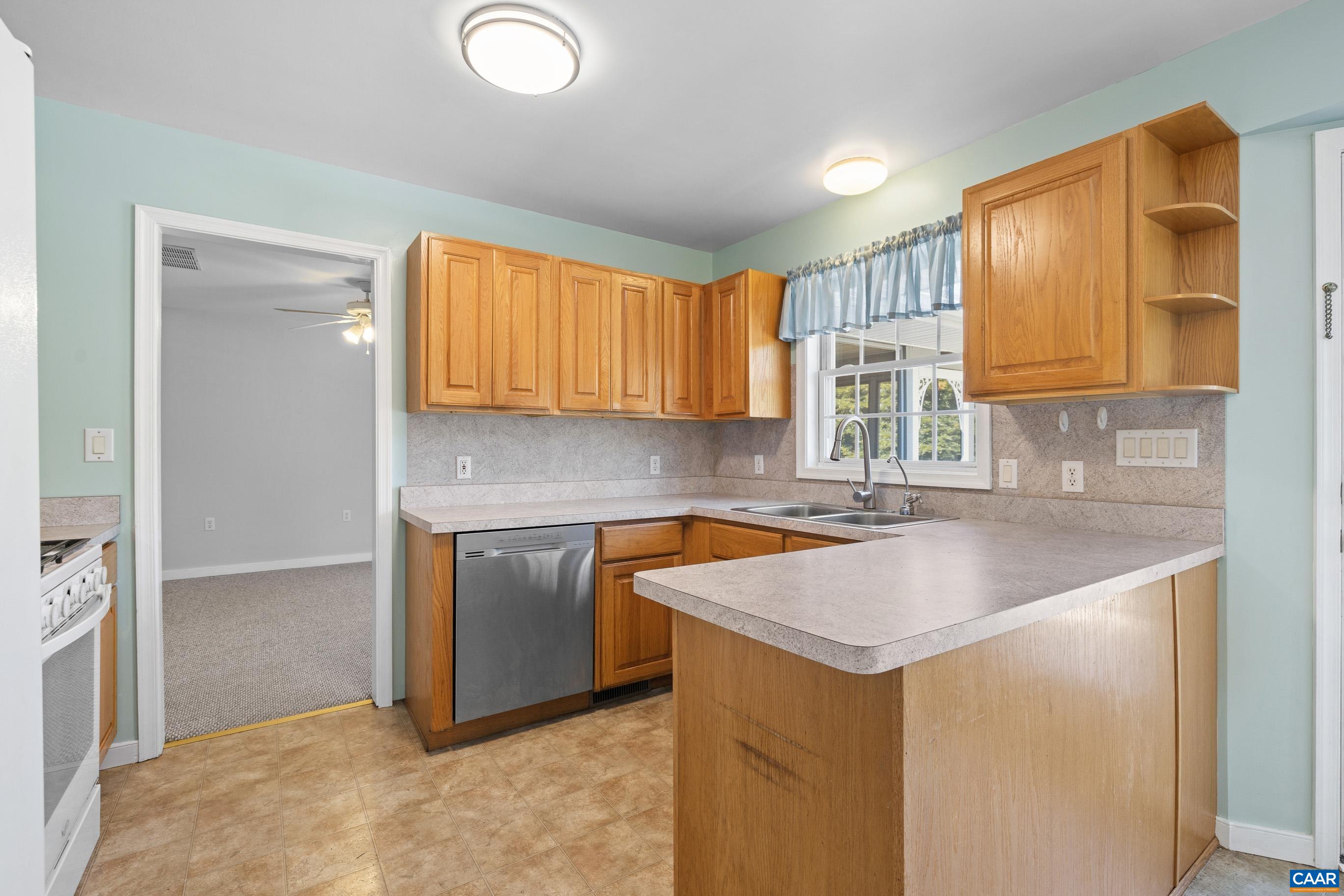 1075 SOCIAL HALL RD, NEW CANTON, Virginia 23123, 3 Bedrooms Bedrooms, ,3 BathroomsBathrooms,Residential,1075 SOCIAL HALL RD,677175 MLS # 677175