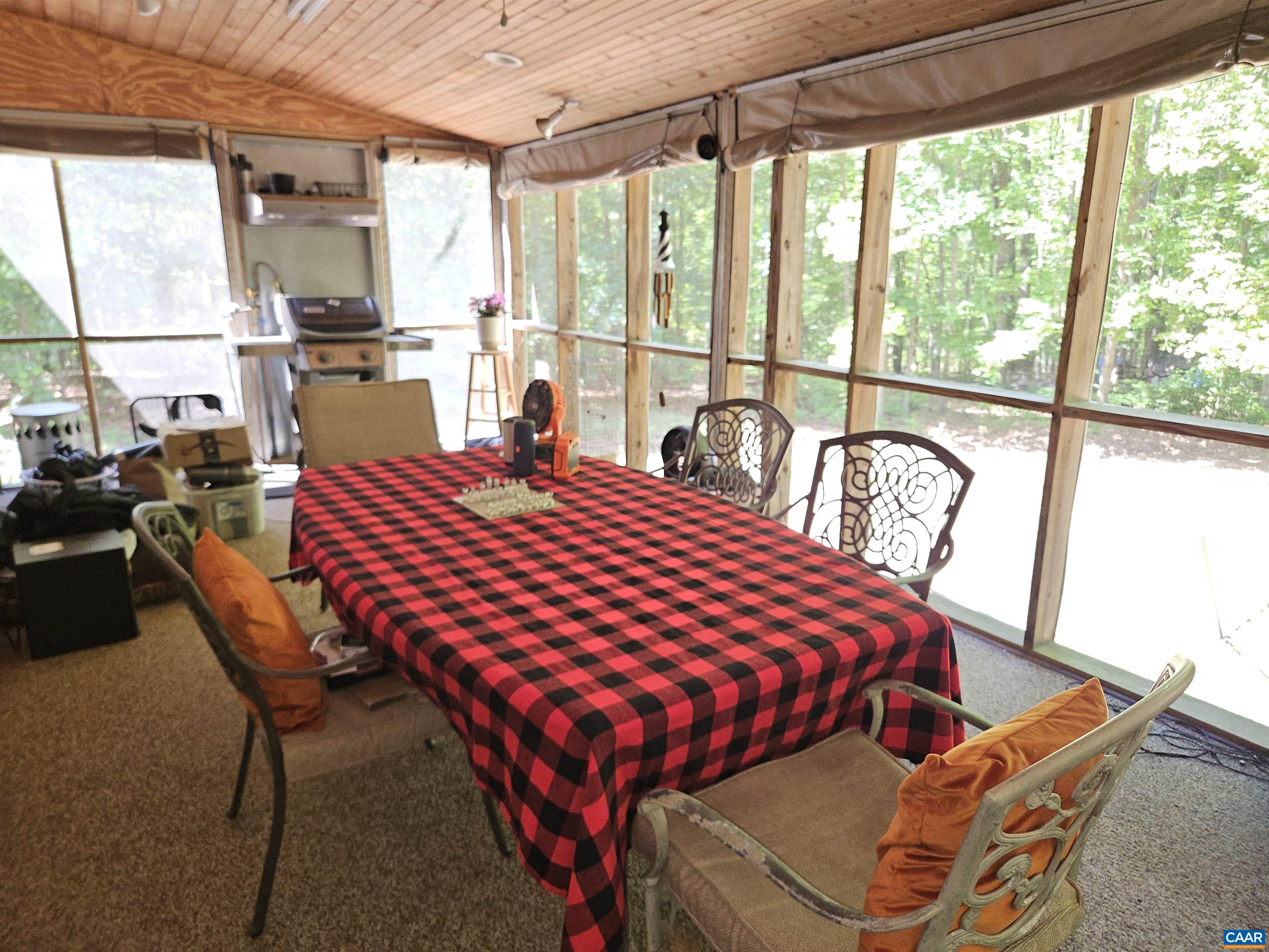 981 SCOTTS BOTTOM RD, DILLWYN, Virginia 23936, 3 Bedrooms Bedrooms, ,2 BathroomsBathrooms,Residential,981 SCOTTS BOTTOM RD,677251 MLS # 677251