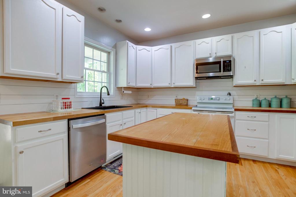 14100 CHESTERFIELD LN, CULPEPER, Virginia 22701, 5 Bedrooms Bedrooms, ,4 BathroomsBathrooms,Residential,14100 CHESTERFIELD LN,VACU2013666 MLS # VACU2013666 14100 CHESTERFIELD LN, CULPEPER, Virginia 22701, 5 Bedrooms Bedrooms, ,4 BathroomsBathrooms,Residential,14100 CHESTERFIELD LN,VACU2013666 MLS # VACU2013666