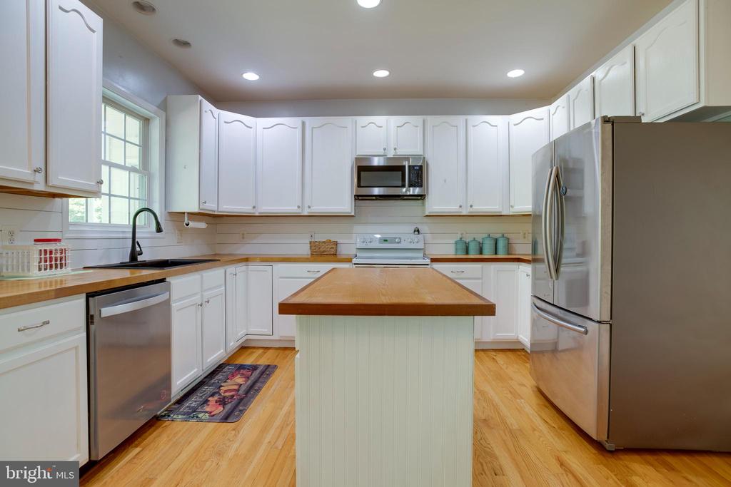 14100 CHESTERFIELD LN, CULPEPER, Virginia 22701, 5 Bedrooms Bedrooms, ,4 BathroomsBathrooms,Residential,14100 CHESTERFIELD LN,VACU2013666 MLS # VACU2013666 14100 CHESTERFIELD LN, CULPEPER, Virginia 22701, 5 Bedrooms Bedrooms, ,4 BathroomsBathrooms,Residential,14100 CHESTERFIELD LN,VACU2013666 MLS # VACU2013666