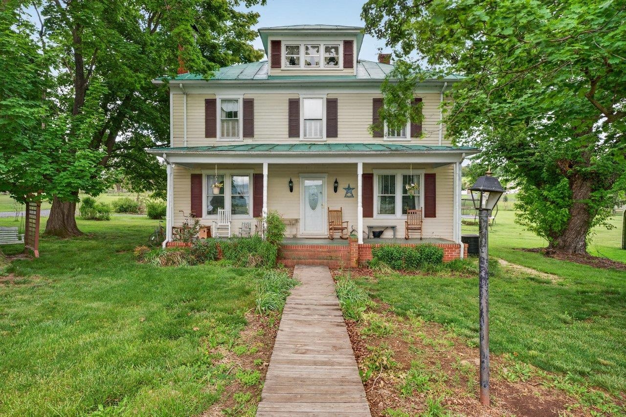 12953 NORTH VALLEY PIKE, TIMBERVILLE, Virginia 22853, 4 Bedrooms Bedrooms, ,1 BathroomBathrooms,Residential,12953 NORTH VALLEY PIKE,677253 MLS # 677253