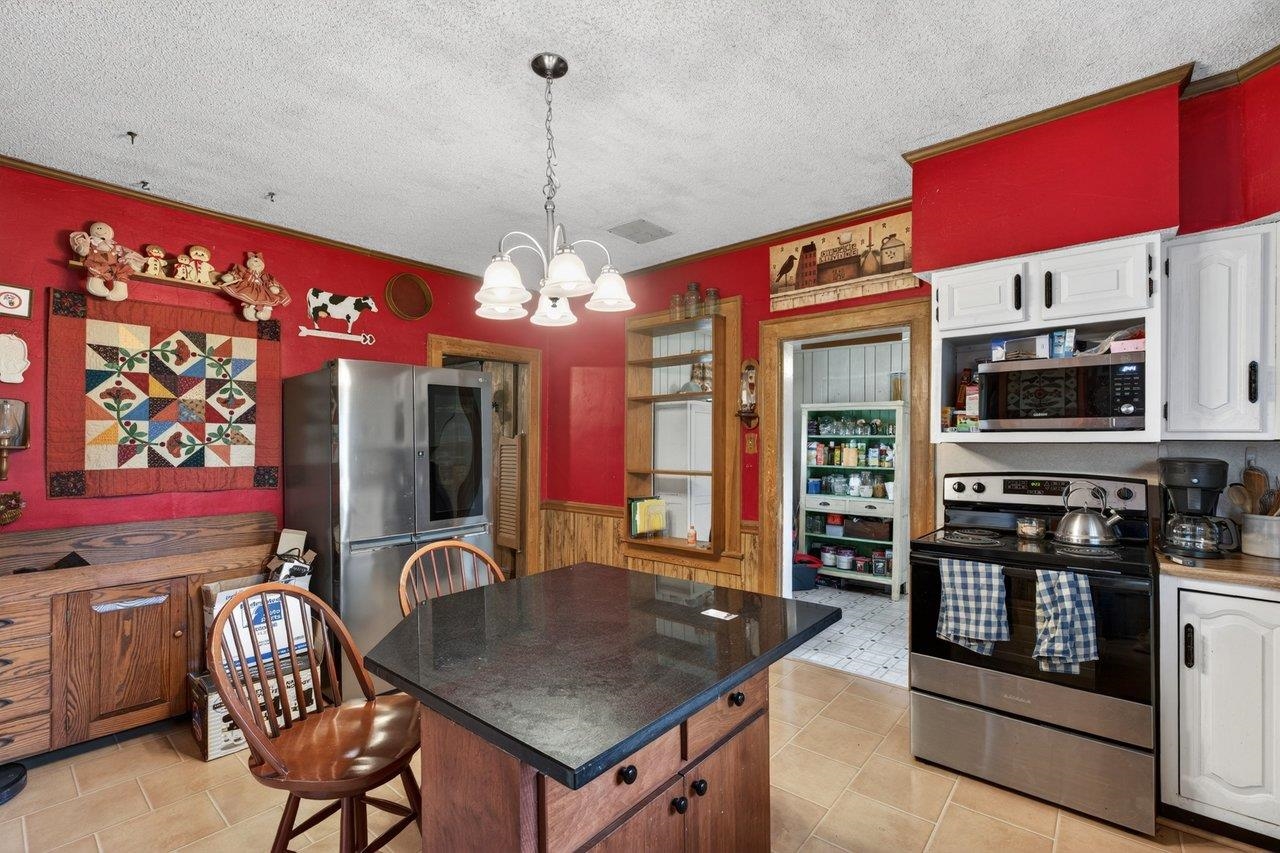 12953 NORTH VALLEY PIKE, TIMBERVILLE, Virginia 22853, 4 Bedrooms Bedrooms, ,1 BathroomBathrooms,Residential,12953 NORTH VALLEY PIKE,677253 MLS # 677253 12953 NORTH VALLEY PIKE, TIMBERVILLE, Virginia 22853, 4 Bedrooms Bedrooms, ,1 BathroomBathrooms,Residential,12953 NORTH VALLEY PIKE,677253 MLS # 677253