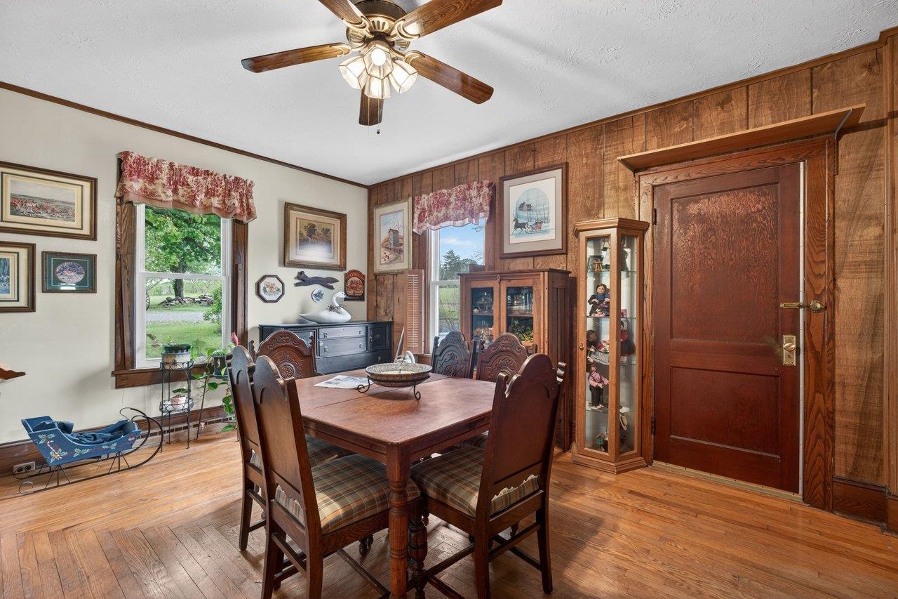 12953 NORTH VALLEY PIKE, TIMBERVILLE, Virginia 22853, 4 Bedrooms Bedrooms, ,1 BathroomBathrooms,Residential,12953 NORTH VALLEY PIKE,677253 MLS # 677253 12953 NORTH VALLEY PIKE, TIMBERVILLE, Virginia 22853, 4 Bedrooms Bedrooms, ,1 BathroomBathrooms,Residential,12953 NORTH VALLEY PIKE,677253 MLS # 677253