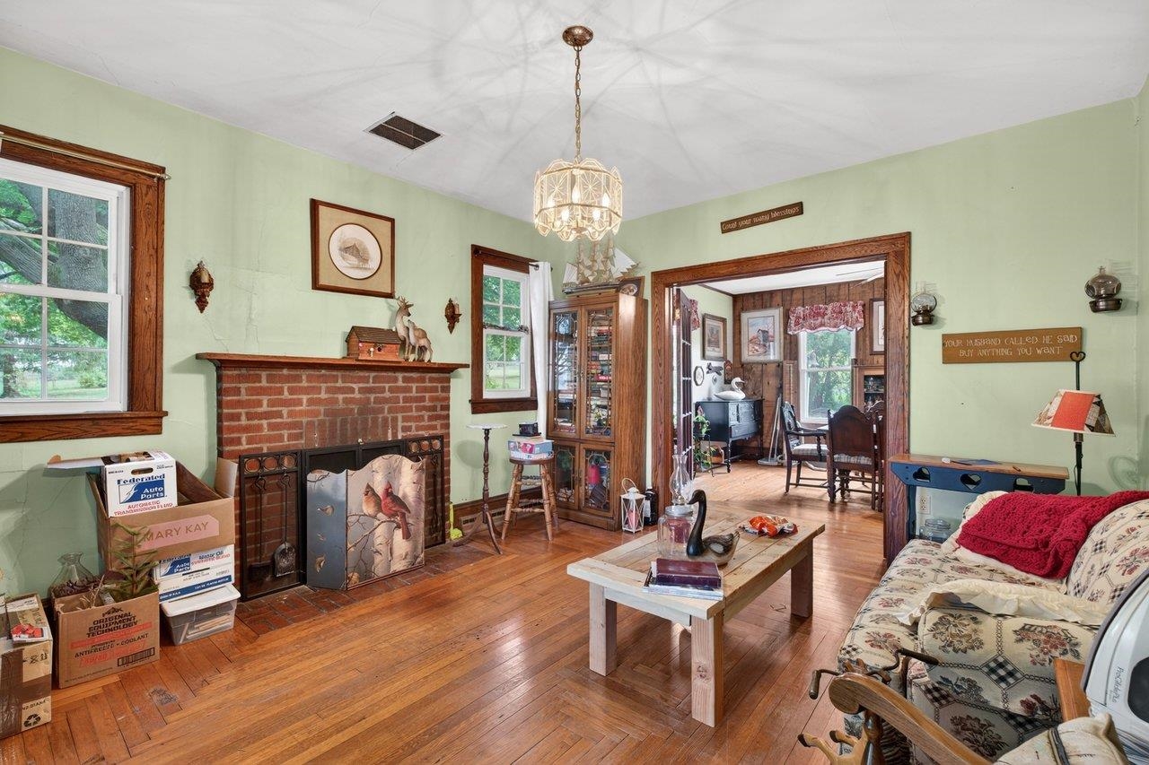 12953 NORTH VALLEY PIKE, TIMBERVILLE, Virginia 22853, 4 Bedrooms Bedrooms, ,1 BathroomBathrooms,Residential,12953 NORTH VALLEY PIKE,677253 MLS # 677253 12953 NORTH VALLEY PIKE, TIMBERVILLE, Virginia 22853, 4 Bedrooms Bedrooms, ,1 BathroomBathrooms,Residential,12953 NORTH VALLEY PIKE,677253 MLS # 677253