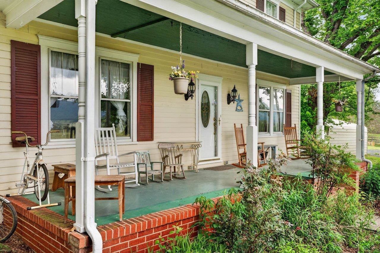 12953 NORTH VALLEY PIKE, TIMBERVILLE, Virginia 22853, 4 Bedrooms Bedrooms, ,1 BathroomBathrooms,Residential,12953 NORTH VALLEY PIKE,677253 MLS # 677253 12953 NORTH VALLEY PIKE, TIMBERVILLE, Virginia 22853, 4 Bedrooms Bedrooms, ,1 BathroomBathrooms,Residential,12953 NORTH VALLEY PIKE,677253 MLS # 677253